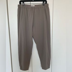 SOLD: Aritzia scrunch hem trousers